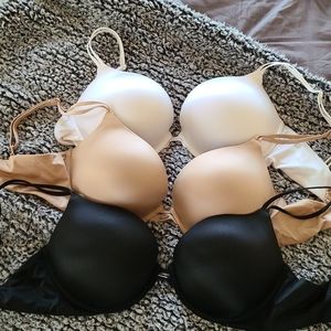 3 Victoria's Secret Very Sexy Push up bras 36DD